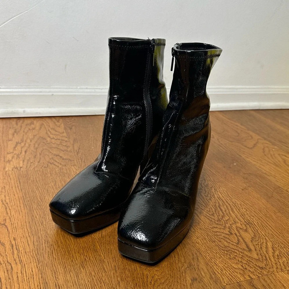 Impo Black Ankle Boots - Picture 4 of 16